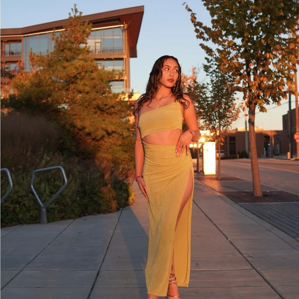 Chic Lime Green One-Shoulder Dress - Picture 4 of 6